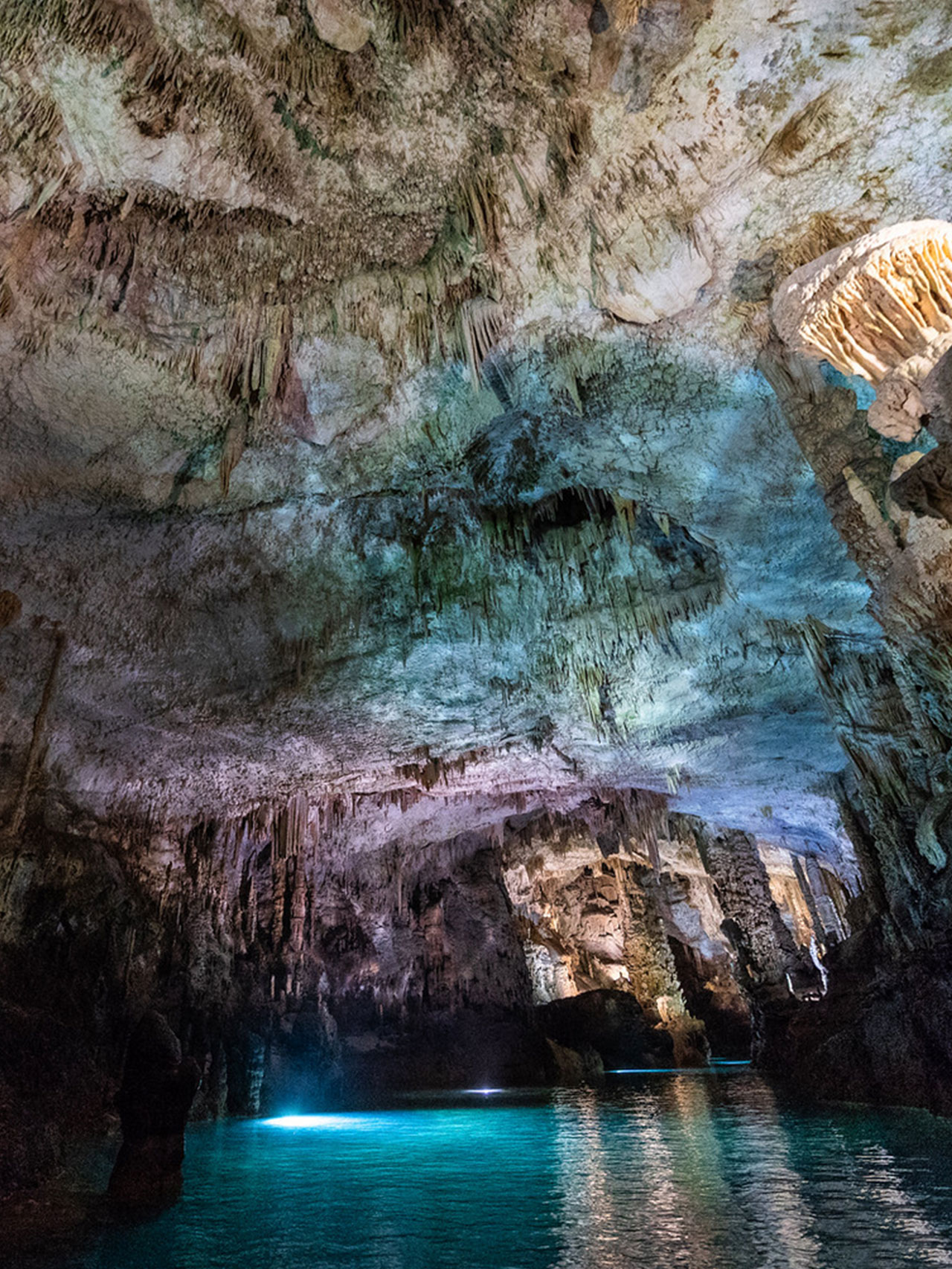 underground-lake-jeita-grotto-lebanon